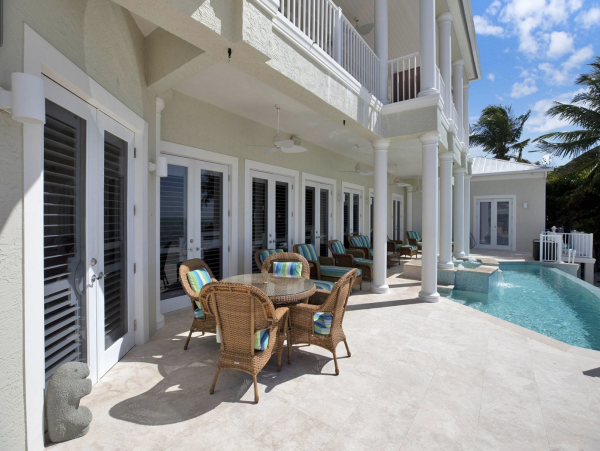 Oceanfront Luxury Vacation Estate with Pool & Spa